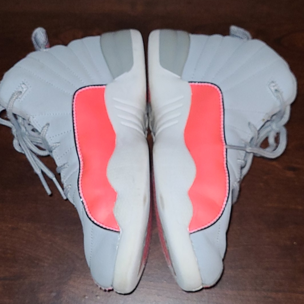 Air Jordan 12 Retro (GS) Wolf Grey Racer Pink - Picture 3 of 9